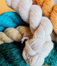 Last inn bildet i Galleri-visningsprogrammet, Grønt sjal med aksentfarger