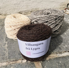 Last inn bildet i Galleri-visningsprogrammet, brunt, hvitt og grått villsaugarn