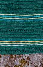 Last inn bildet i Galleri-visningsprogrammet, Nærbilde mønster Salhussvingen sjal grønt