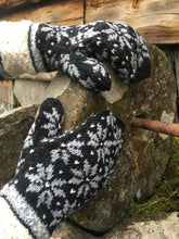 Last inn bildet i Galleri-visningsprogrammet, Jubileumsvottar - garnpakke