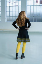 Last inn bildet i Galleri-visningsprogrammet, Ruter og lus - retrostrikk frå Salhus Tricotagefabrik