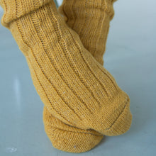 Load image into Gallery viewer, gule sokkar