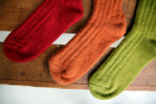 Last inn bildet i Galleri-visningsprogrammet, Bonderaud, rust og lys olivengrøn