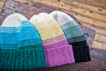 Last inn bildet i Galleri-visningsprogrammet, Museumstvinnluer kan strikkast i alle fargar.