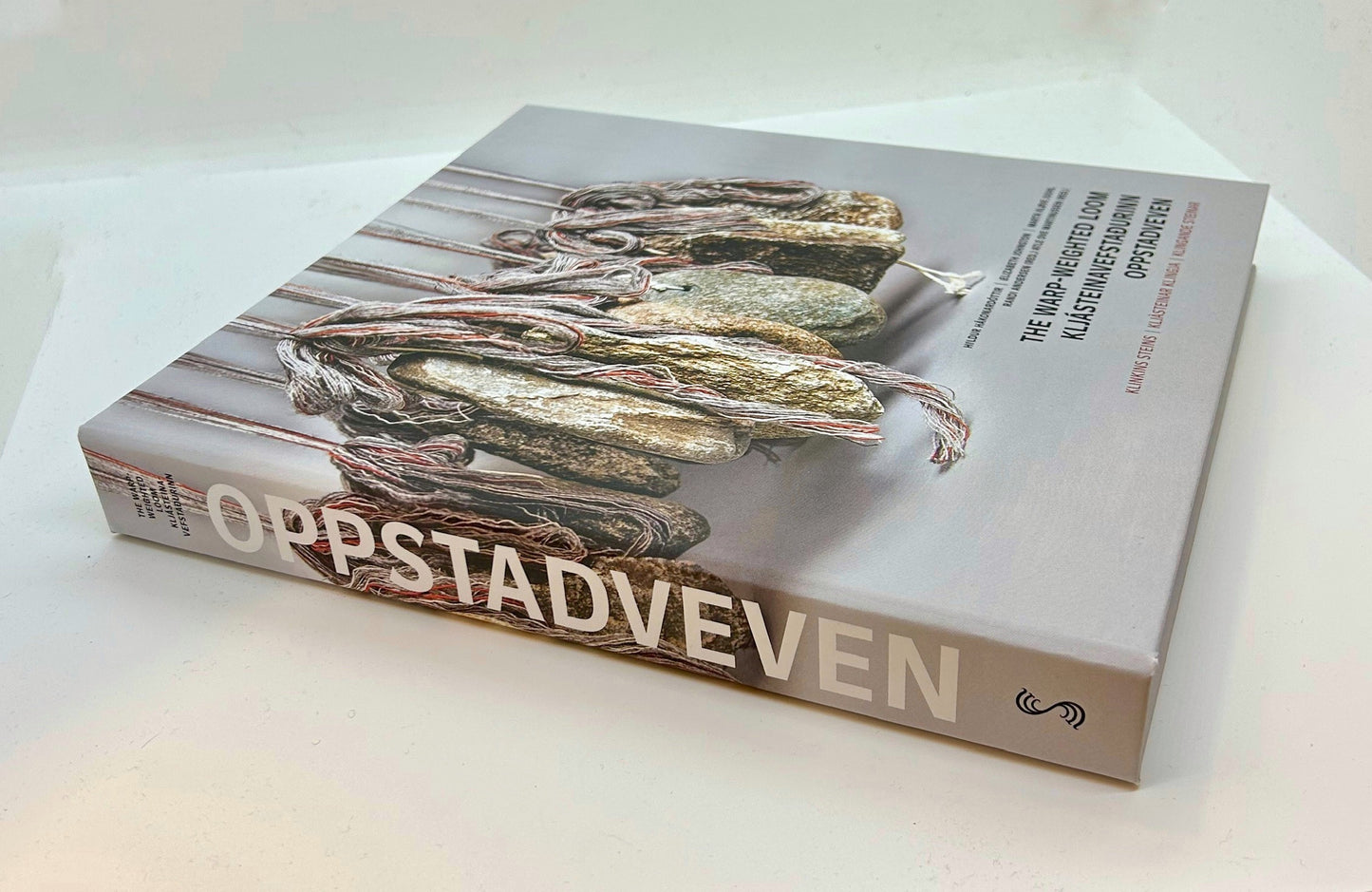 ny innbinding med hard rygg