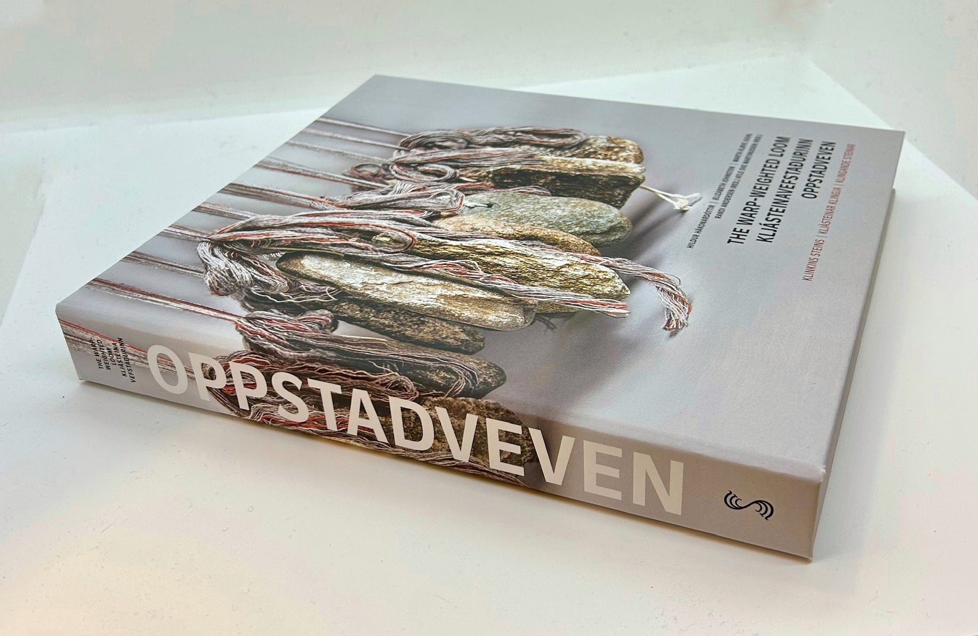 ny innbinding med hard rygg