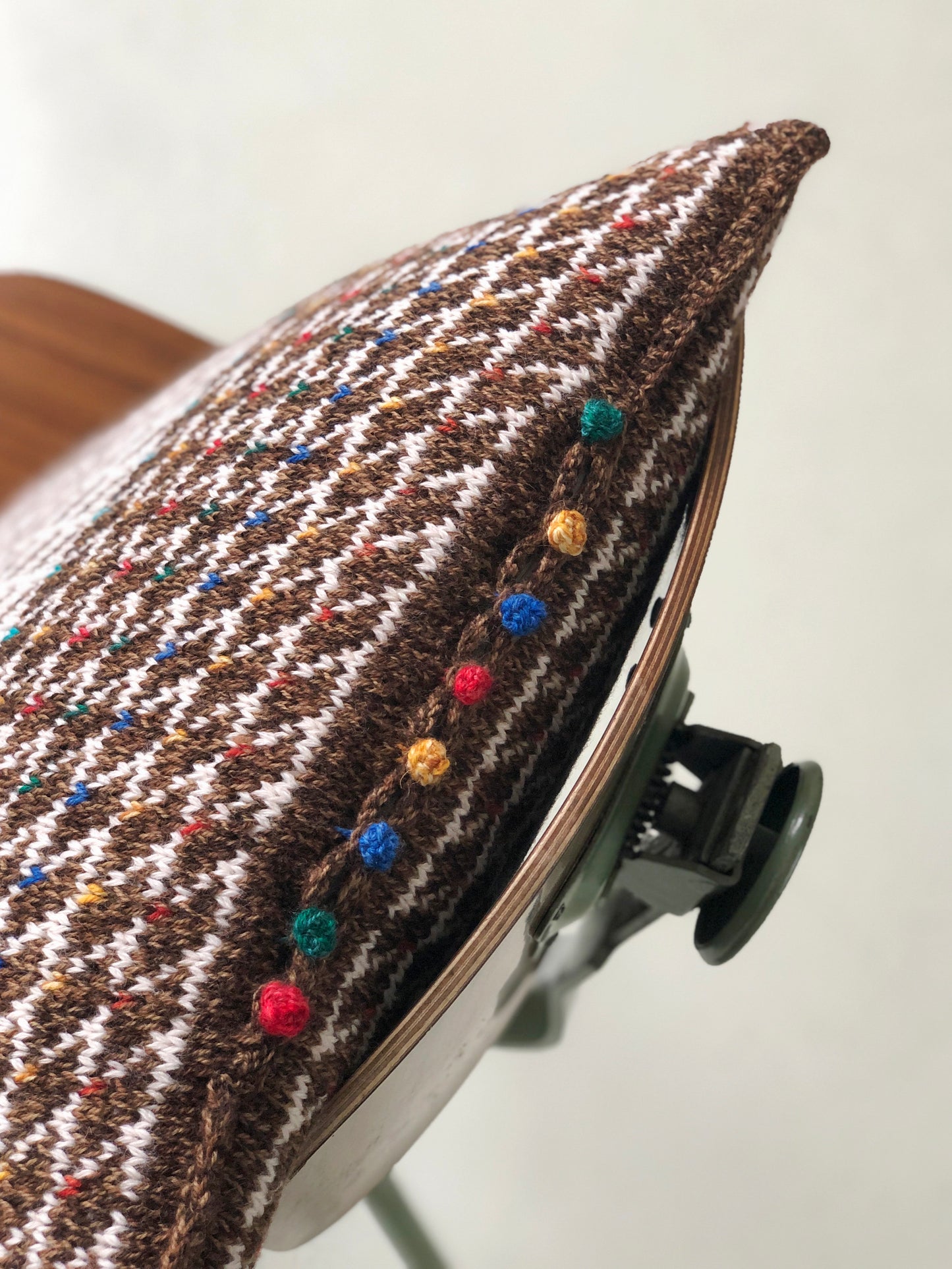 Oline pillow - yarn package with knitting pattern