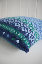 Load image into Gallery viewer, Large heart pillow knitting set
